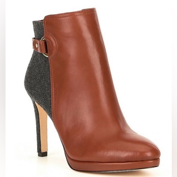 ANTONIO MELANI Shoes - 🎉HP🎉 ☕️ Antonio Melani, Size 9M, Ankle Heel Booties